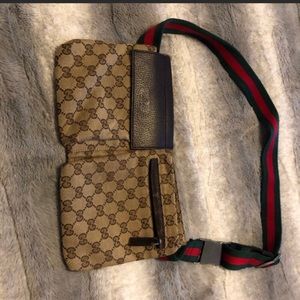 💯% authentic Gucci fanny pack